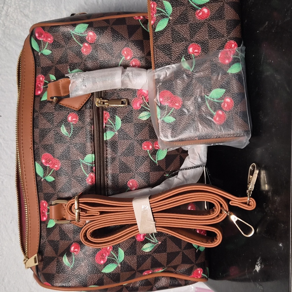 Cherry Patterned Handbag With Wallet - image 4